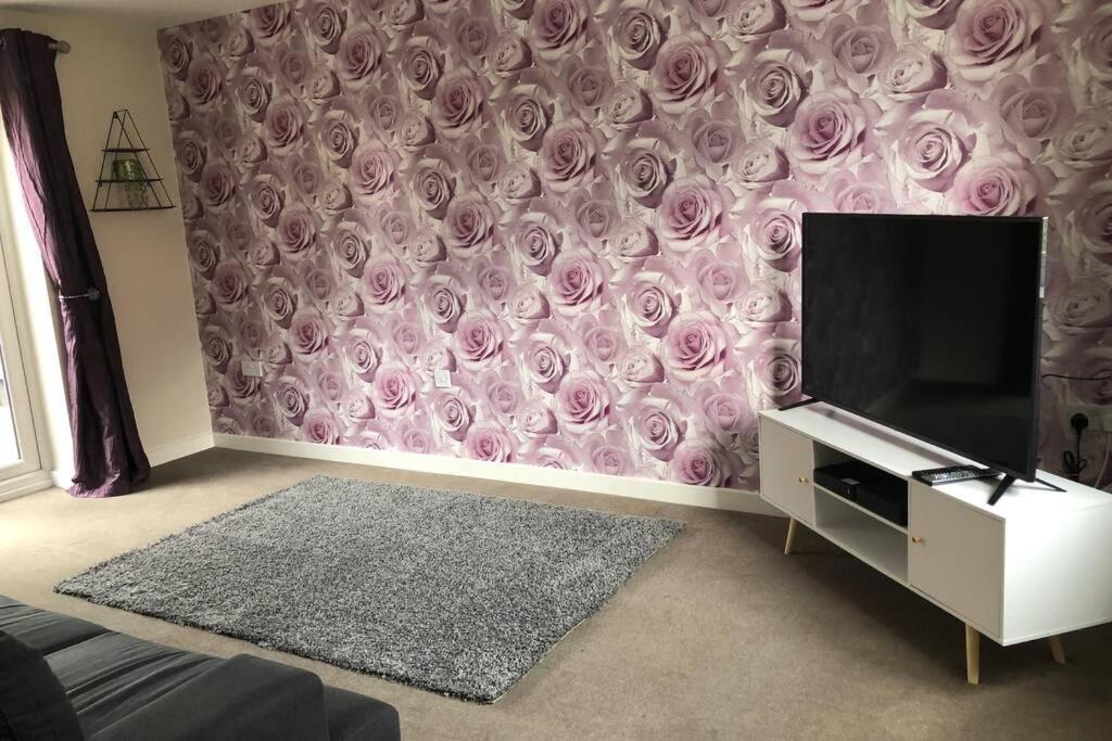 Dudley House **Staycation & Contractors** Sleeps 7 Типтон Экстерьер фото