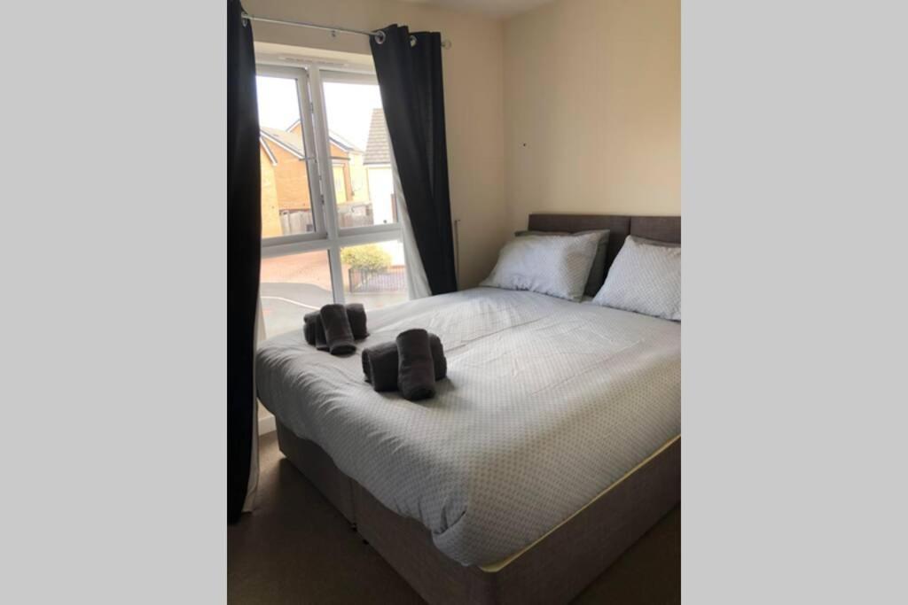 Dudley House **Staycation & Contractors** Sleeps 7 Типтон Экстерьер фото