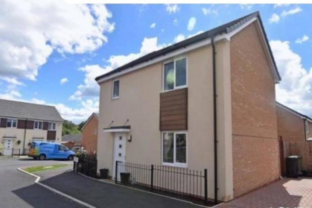 Dudley House **Staycation & Contractors** Sleeps 7 Типтон Экстерьер фото